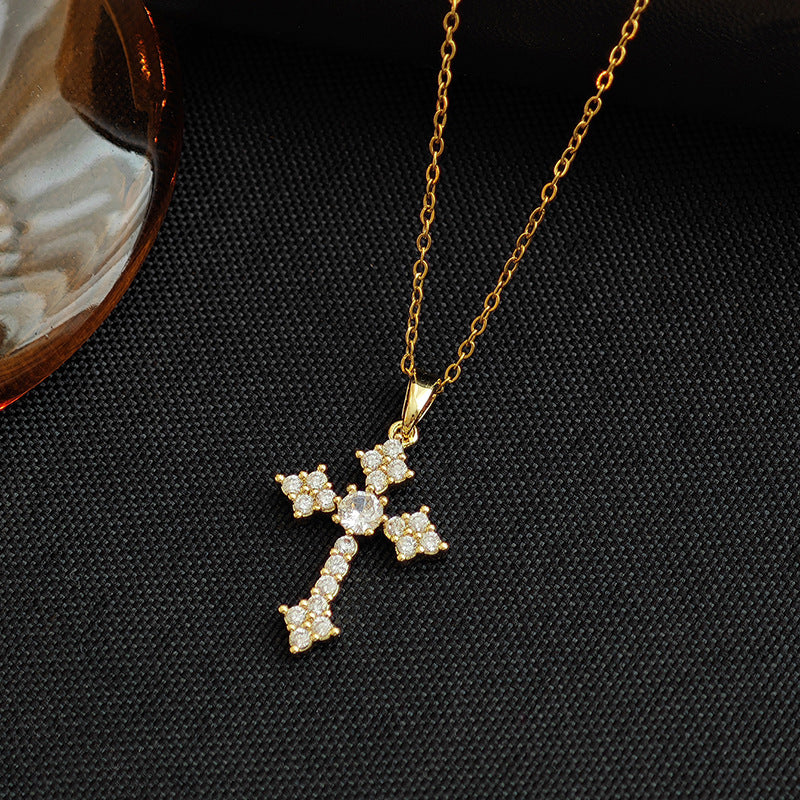 Chic Flip Flops Shaped Pendant Necklace for Women Bling Crystal CZ Funny Summer Girls Neck Accessories Statement Jewelry