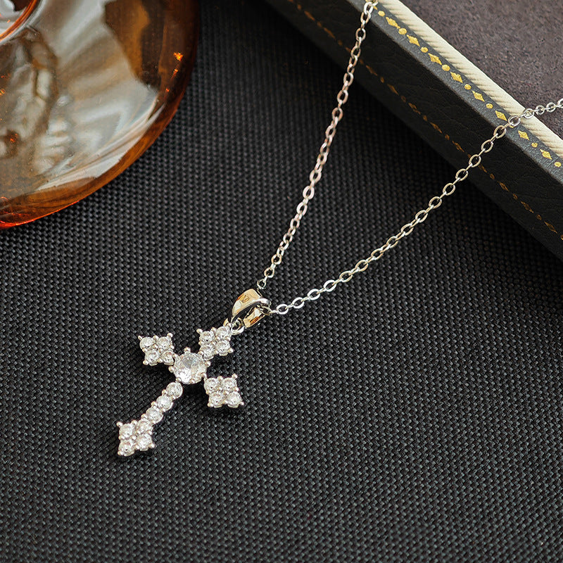 Chic Flip Flops Shaped Pendant Necklace for Women Bling Crystal CZ Funny Summer Girls Neck Accessories Statement Jewelry