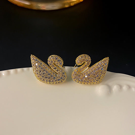 Elegant Zirconia Swan Earrings High-End Feels 925 Silver Needle Unique Ear Decorations Fashionable Classic Jewelry